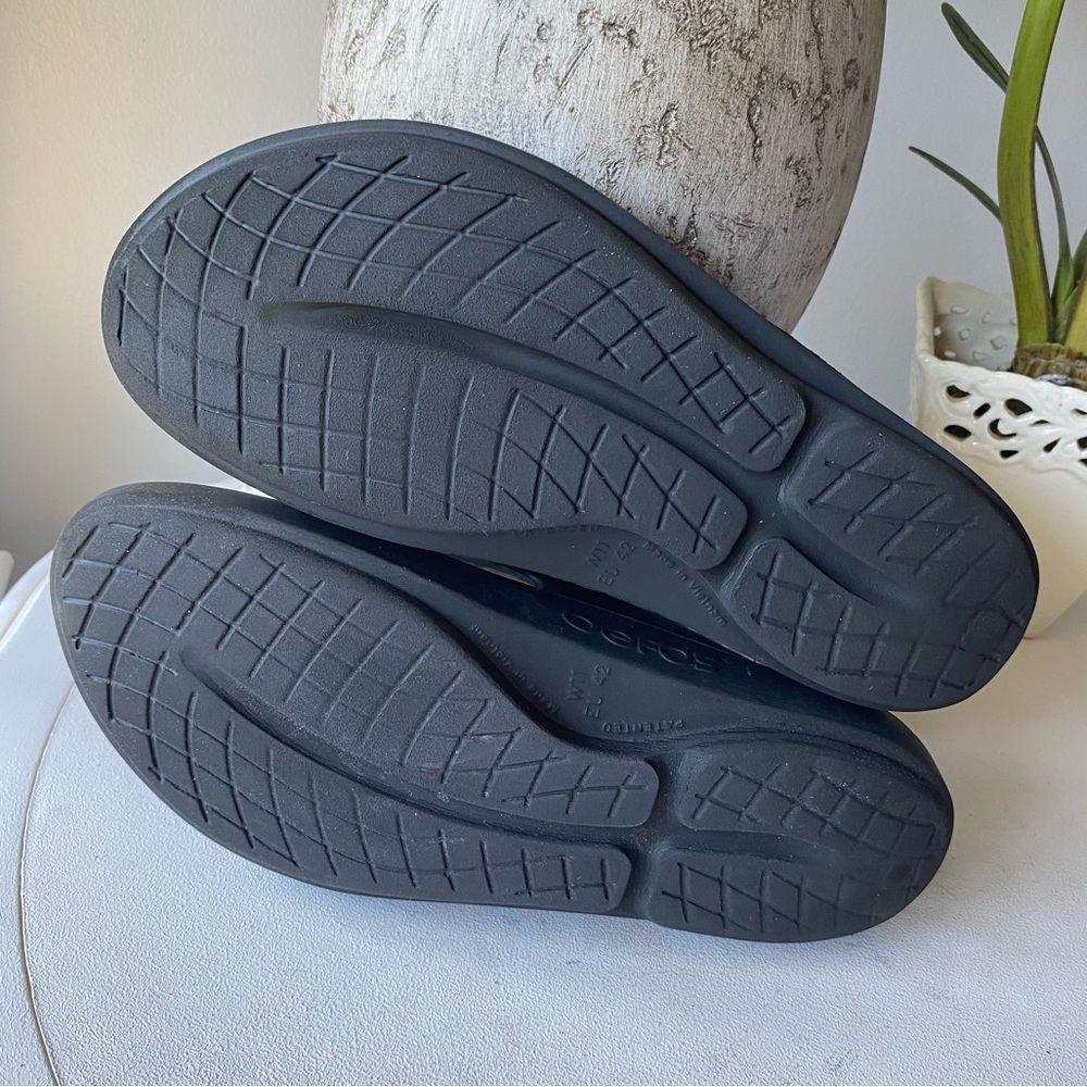 OOFOOS OOlala Luxe Recovery Flip Flop Thong‎ Sandals Shoes Women 11 Black - Picture 8 of 9